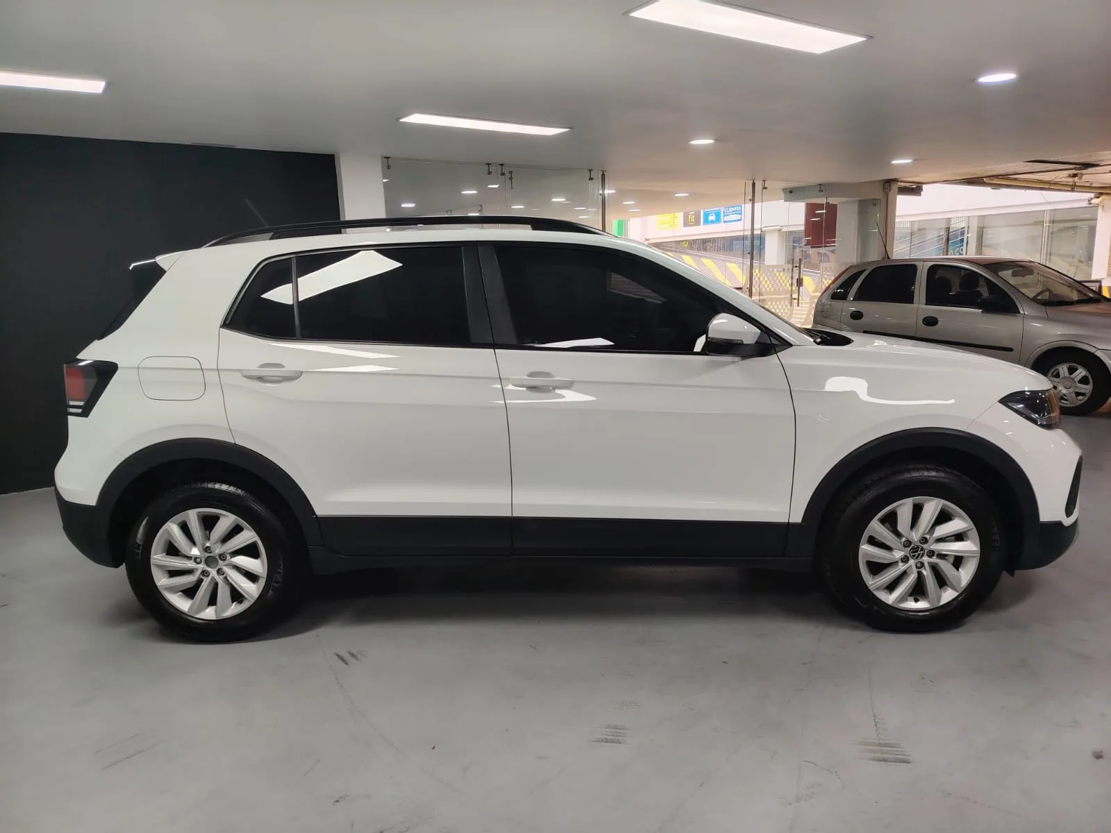 Camioneta Volkswagen T-Cross 2025 COMFORTLINE TSI 1.0 AT en Bogotá — foto 4