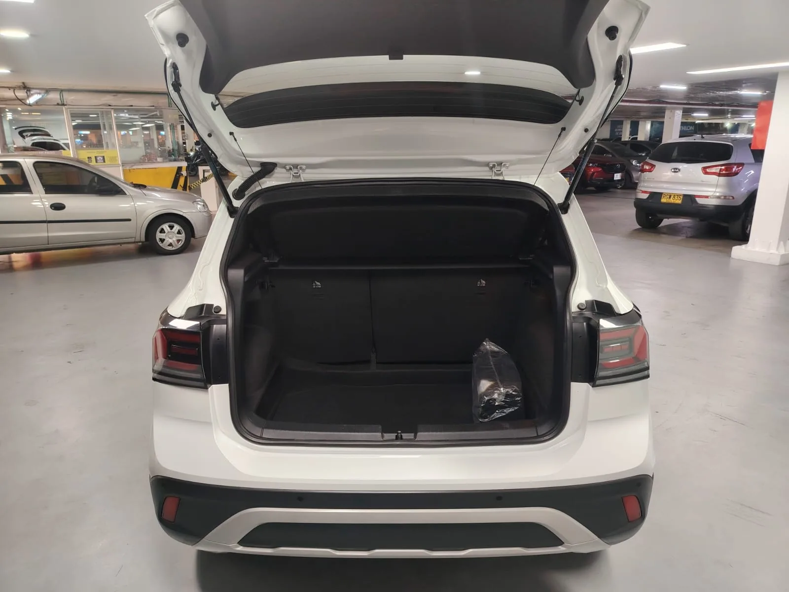 Camioneta Volkswagen T-Cross 2025 COMFORTLINE TSI 1.0 AT en Bogotá — foto 7