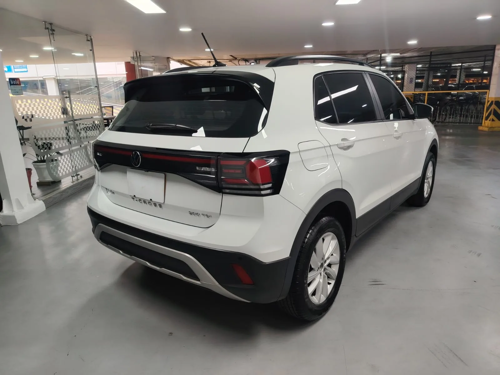 Camioneta Volkswagen T-Cross 2025 COMFORTLINE TSI 1.0 AT en Bogotá — foto 9