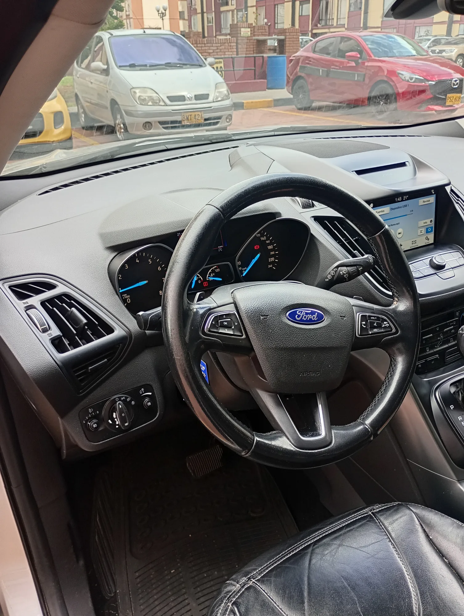 Camioneta Ford Escape 2017 AWD en Bogotá — foto 4
