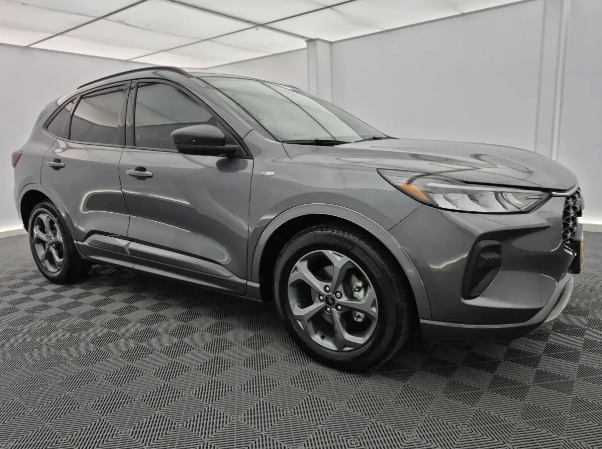 Wagon Ford Escape 2023 en BOGOTA (C/MARCA) — foto 2