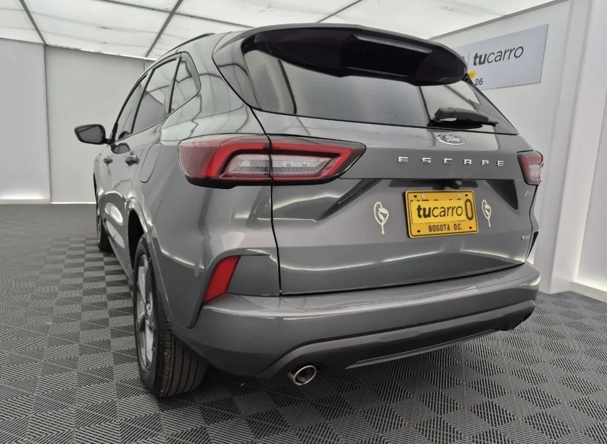 Wagon Ford Escape 2023 en BOGOTA (C/MARCA) — foto 4