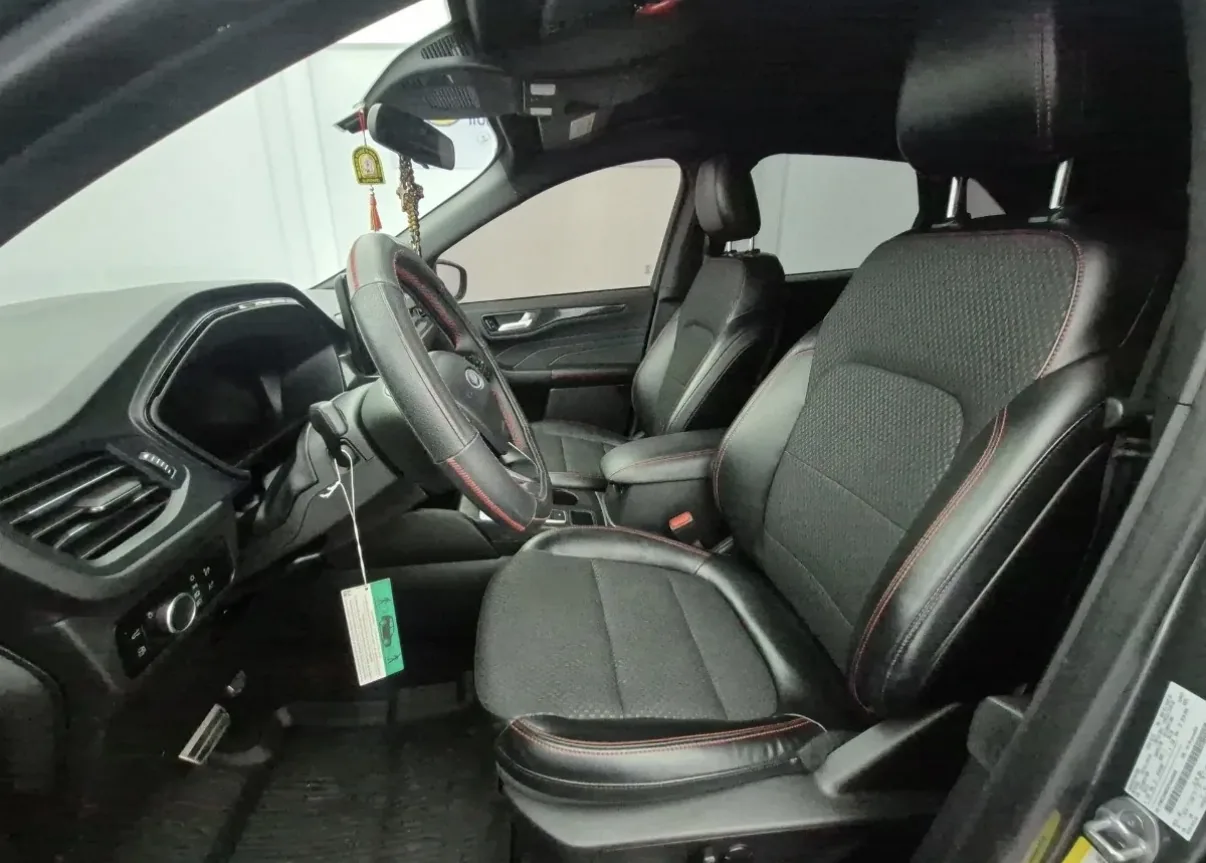 Wagon Ford Escape 2023 en BOGOTA (C/MARCA) — foto 5
