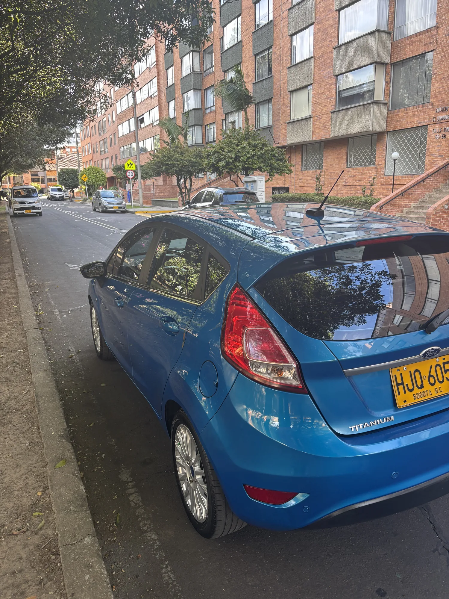 Hatchback Ford Fiesta Titanium 2014 Titanium en Bogotá — foto 6
