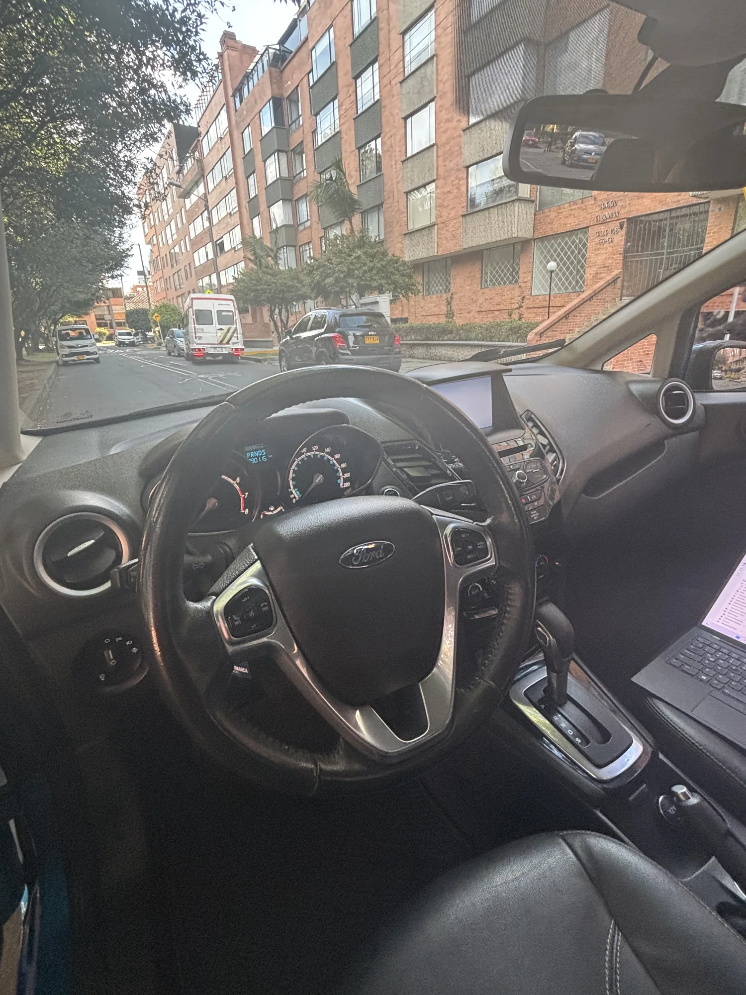 Hatchback Ford Fiesta Titanium 2014 Titanium en Bogotá — foto 9