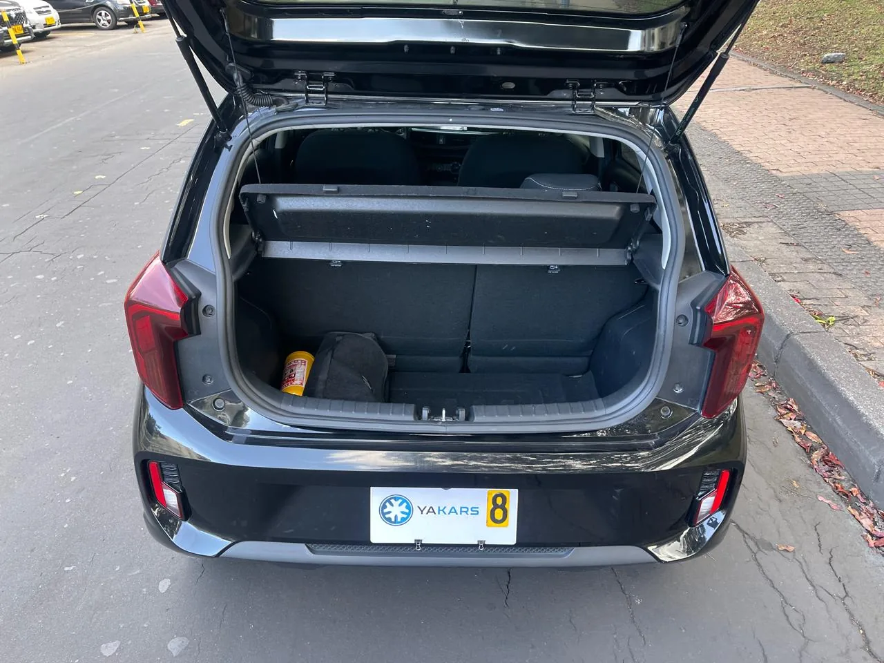 Hatchback Kia Picanto Zenith 2025 1.25L MT en Bogotá — foto 10