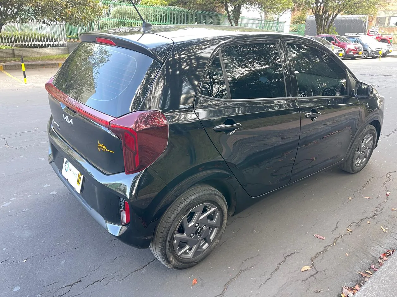 Hatchback Kia Picanto Zenith 2025 1.25L MT en Bogotá — foto 11