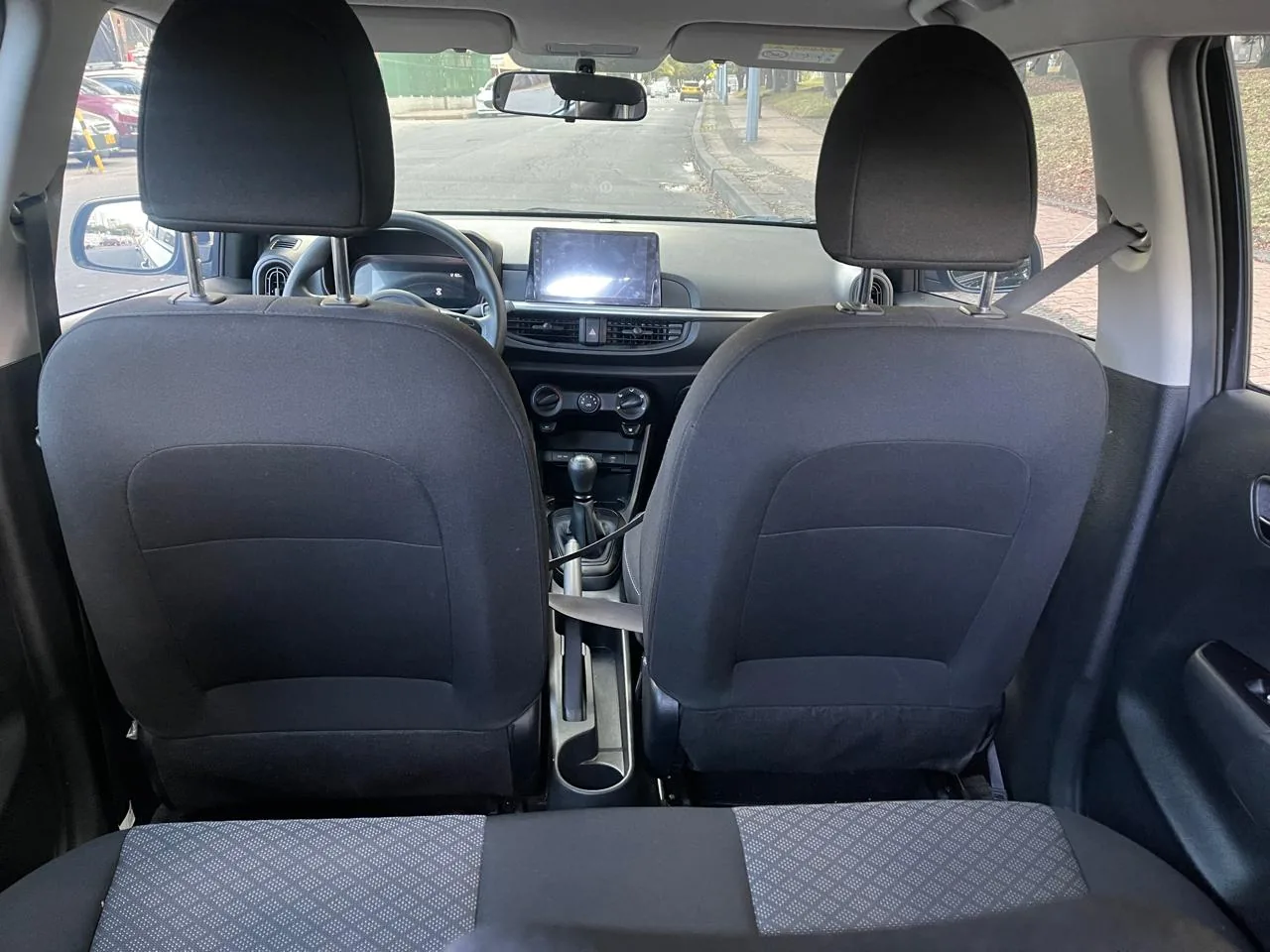Hatchback Kia Picanto Zenith 2025 1.25L MT en Bogotá — foto 12