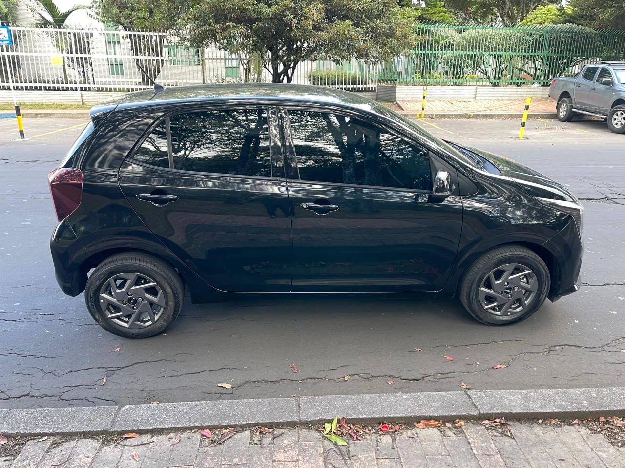 Hatchback Kia Picanto Zenith 2025 1.25L MT en Bogotá — foto 5