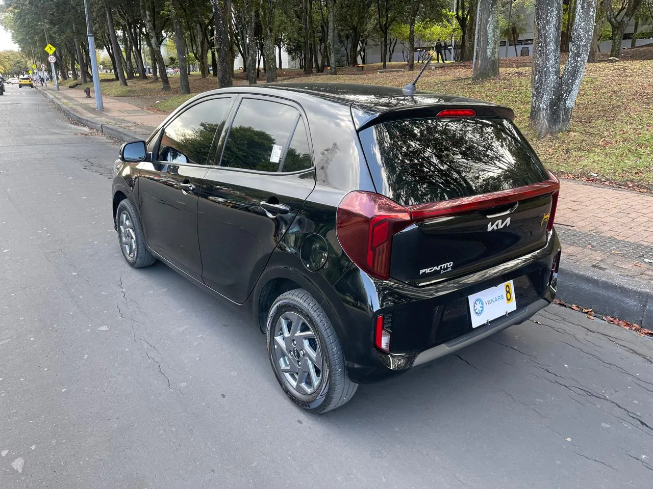 Hatchback Kia Picanto Zenith 2025 1.25L MT en Bogotá — foto 7