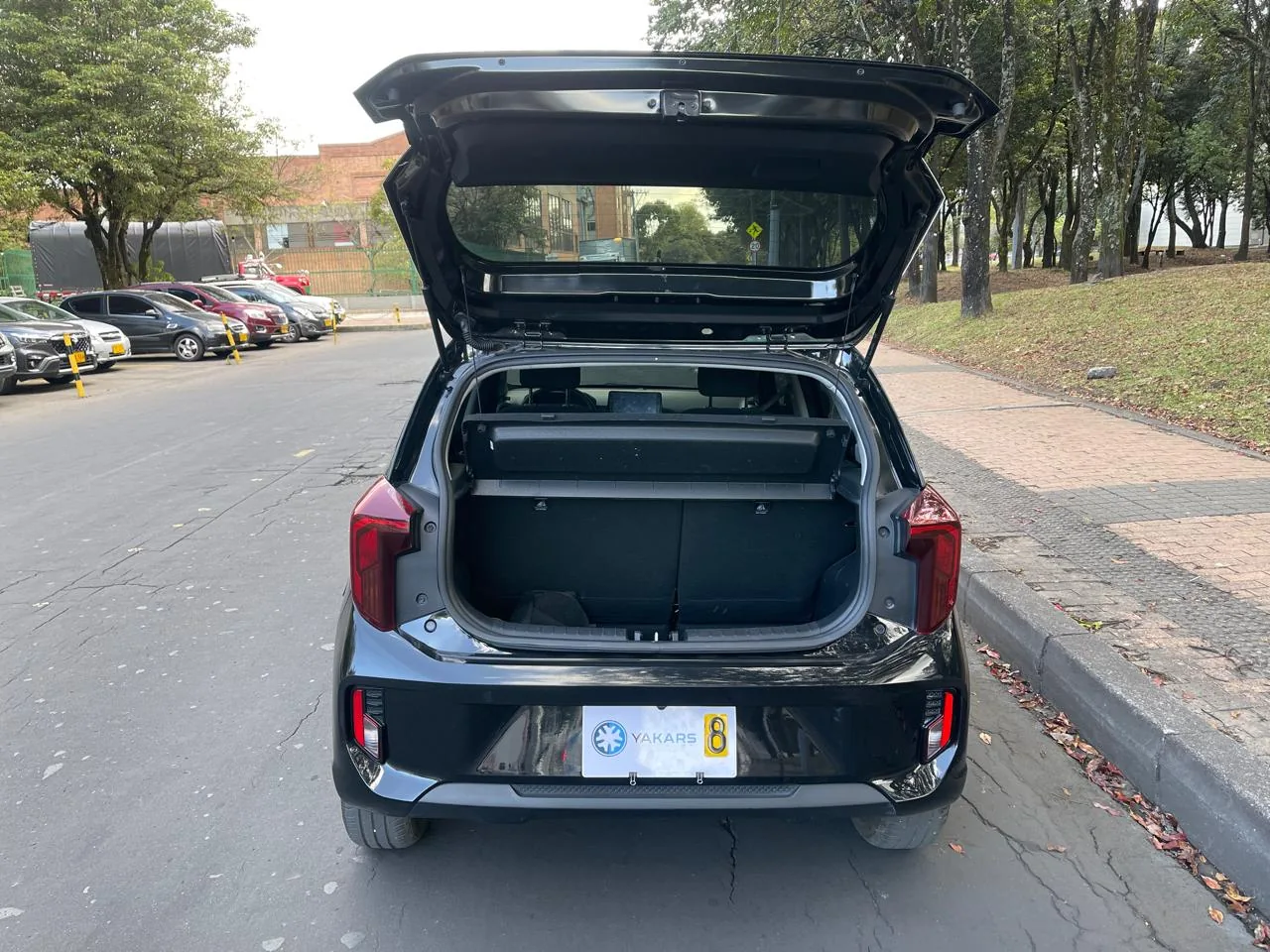Hatchback Kia Picanto Zenith 2025 1.25L MT en Bogotá — foto 9