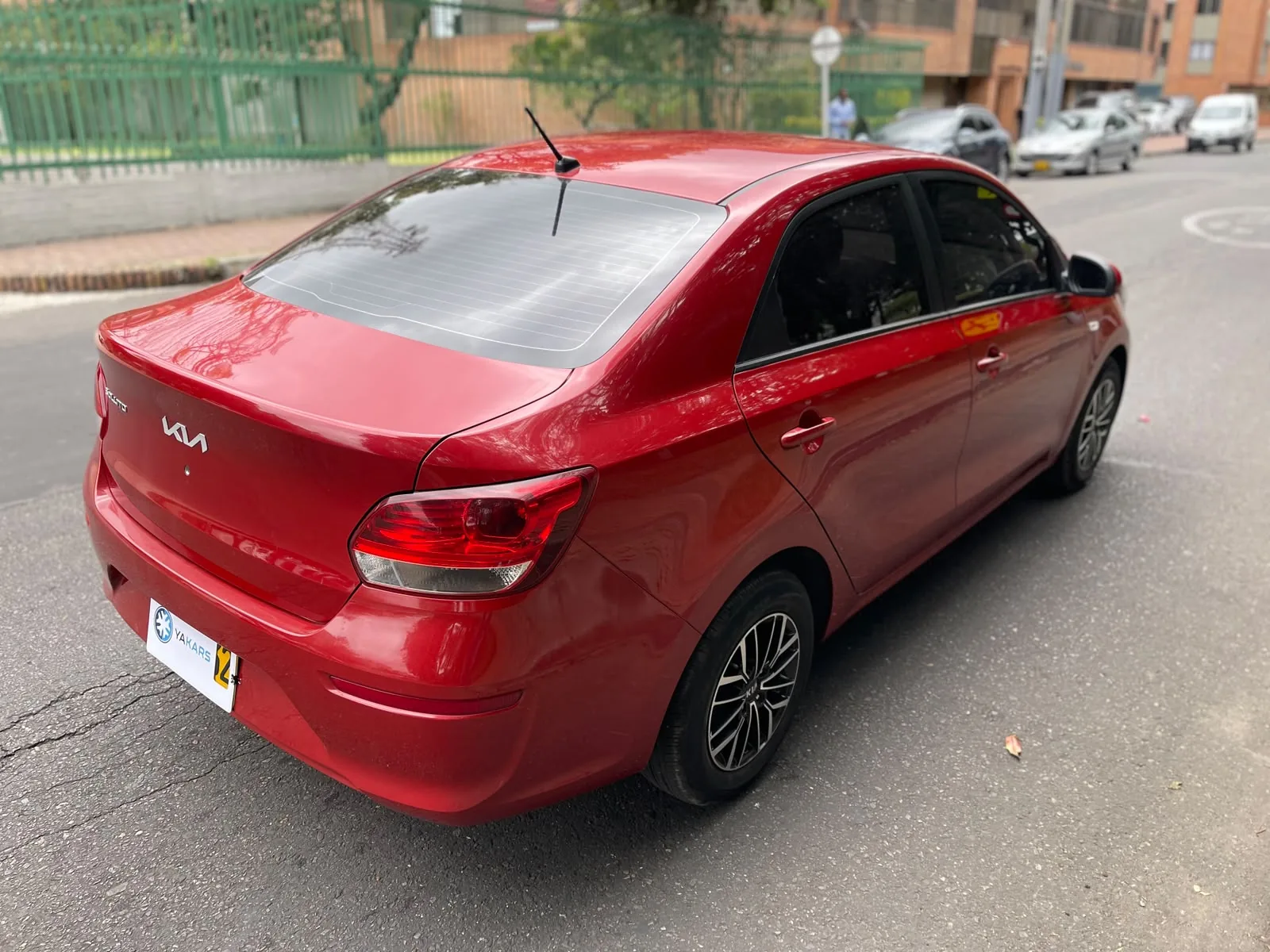 Sedán Kia Soluto 2024 Desire 1.4L MT en Bogotá — foto 7