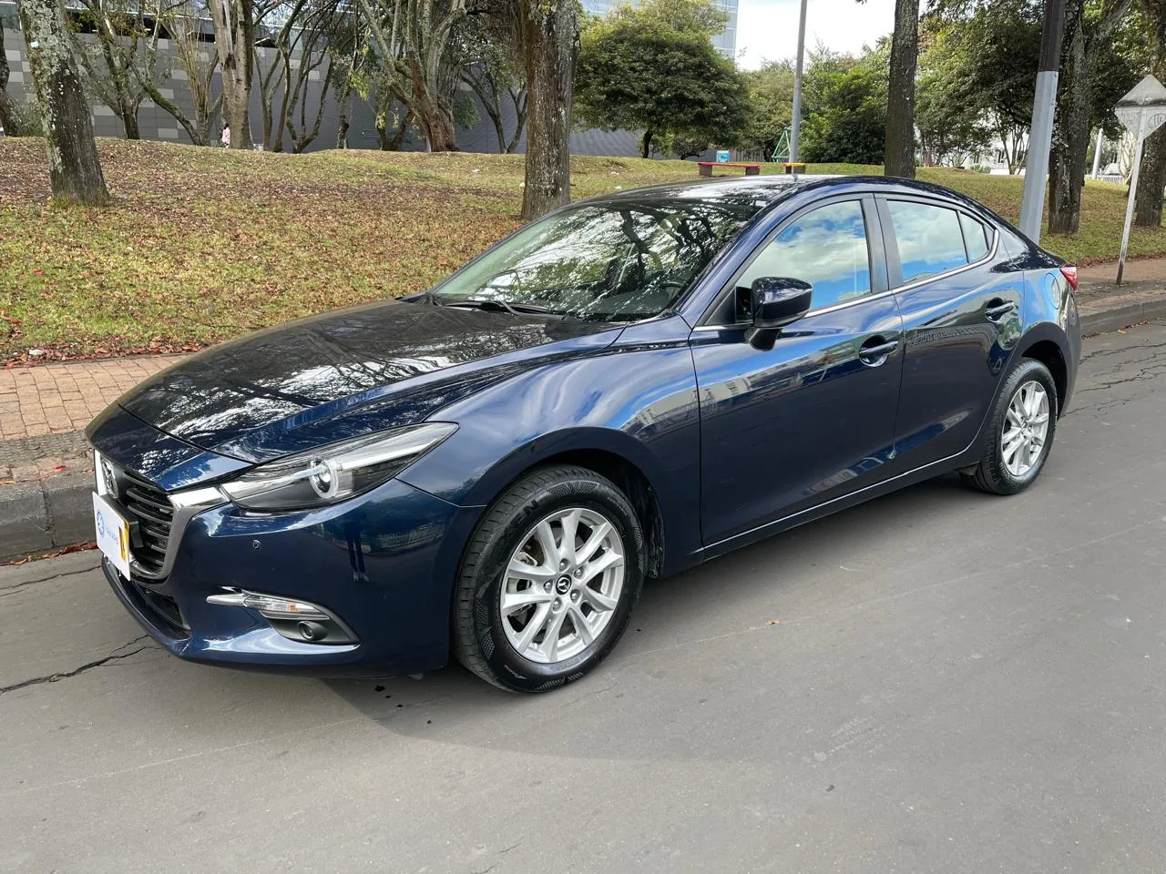 Sedán Mazda 3 Touring 2020 2.0L AT en Bogotá