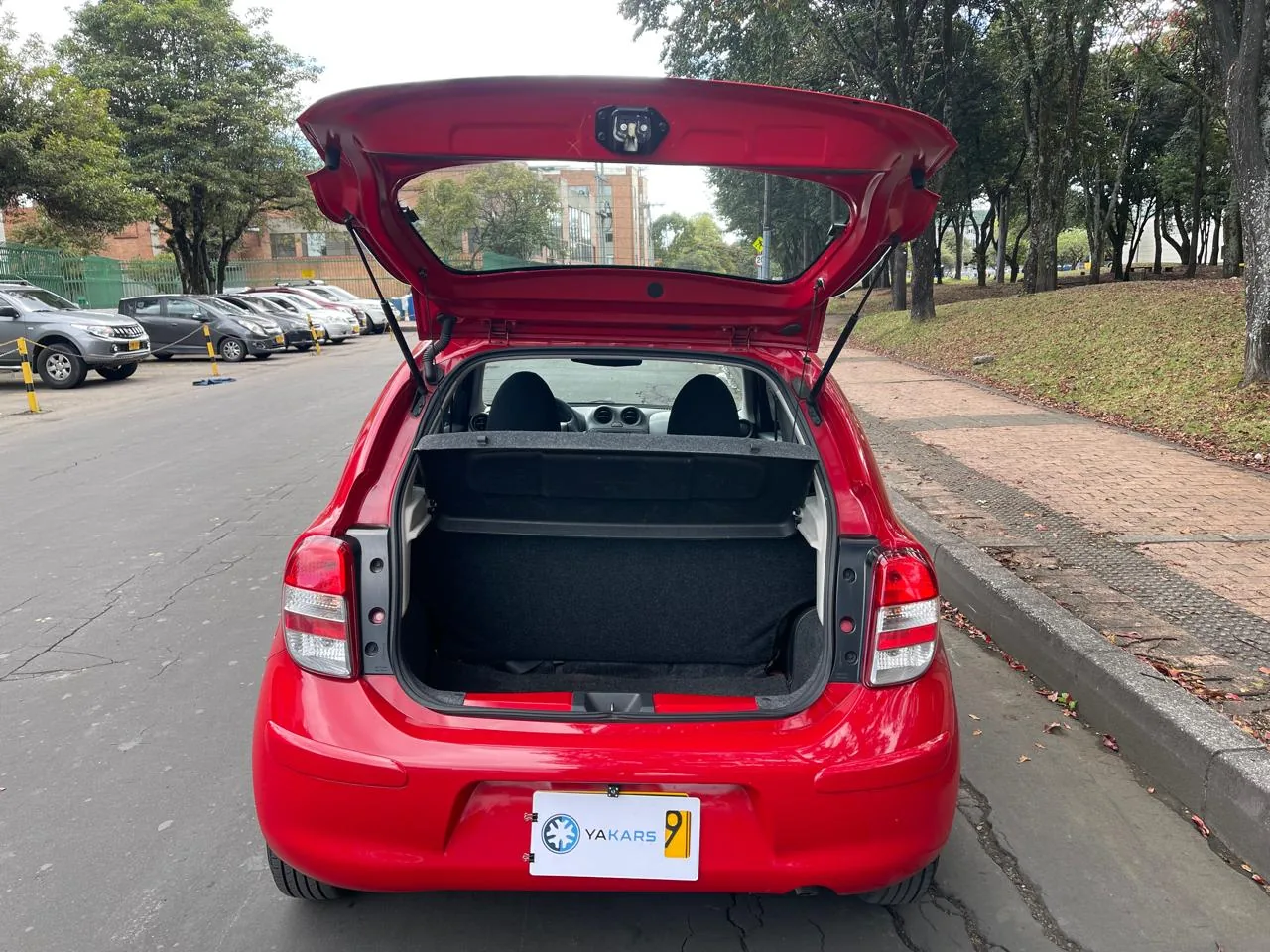 Hatchback Nissan March 2019 ADVANCE MT 1.6L en Bogotá — foto 10