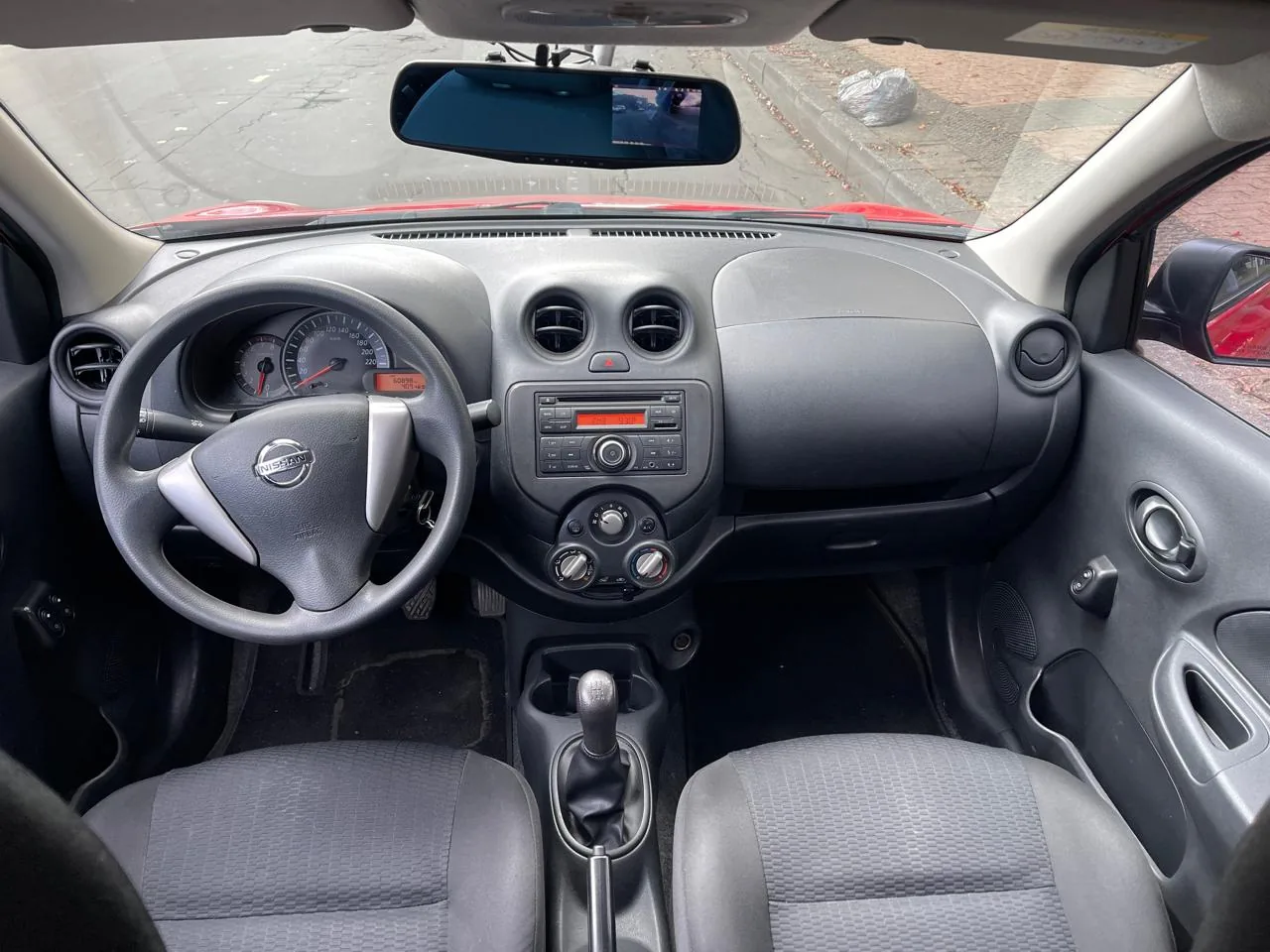 Hatchback Nissan March 2019 ADVANCE MT 1.6L en Bogotá — foto 12