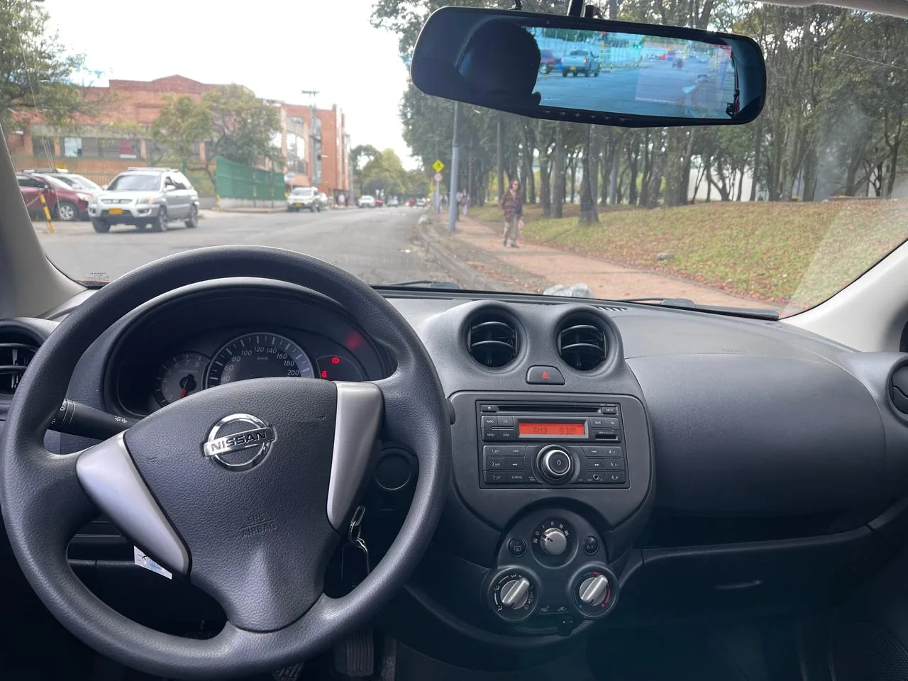 Hatchback Nissan March 2019 ADVANCE MT 1.6L en Bogotá — foto 13