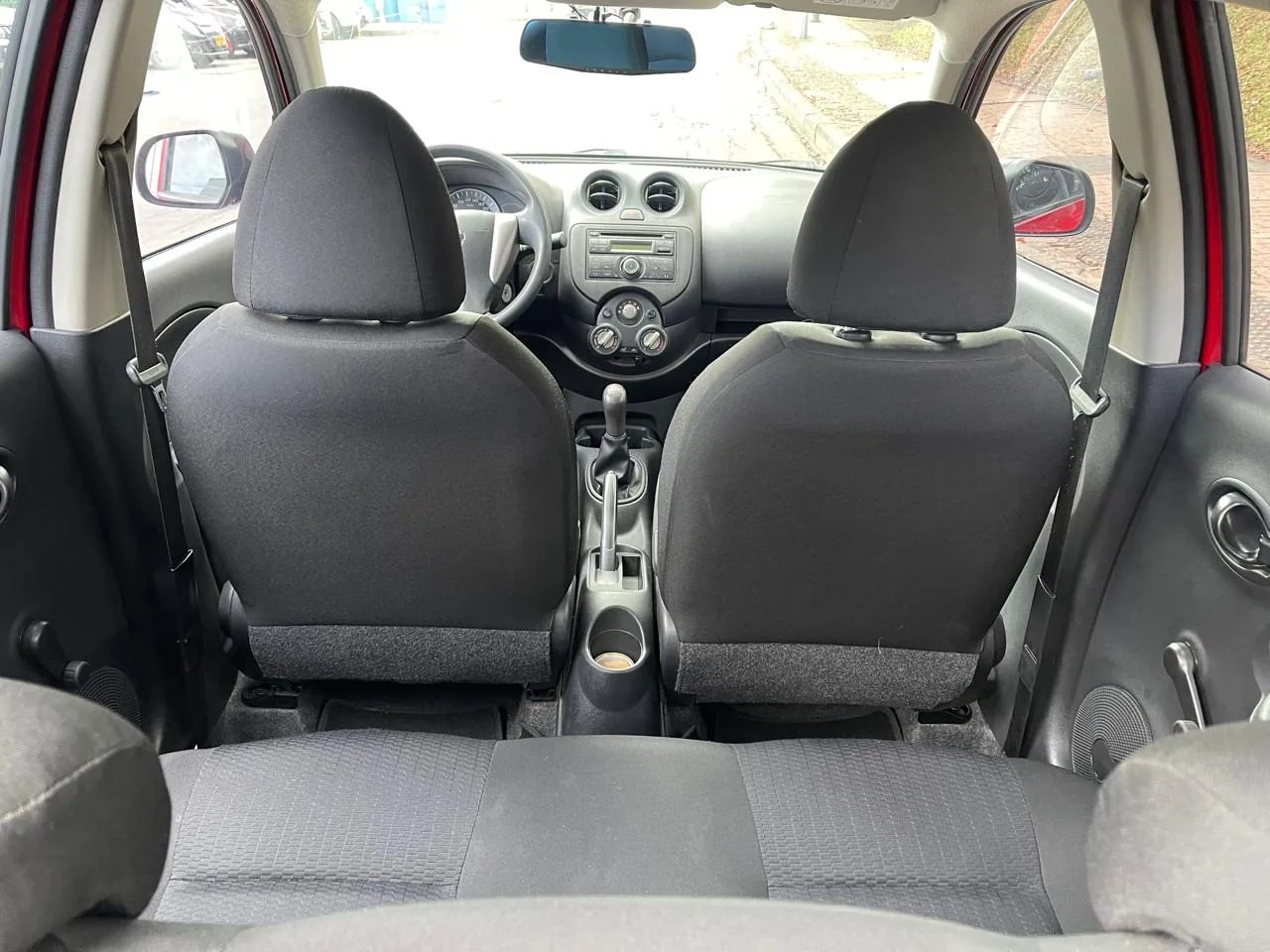 Hatchback Nissan March 2019 ADVANCE MT 1.6L en Bogotá — foto 14