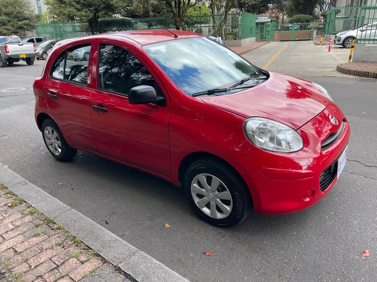 Hatchback Nissan March 2019 ADVANCE MT 1.6L en Bogotá — foto 5