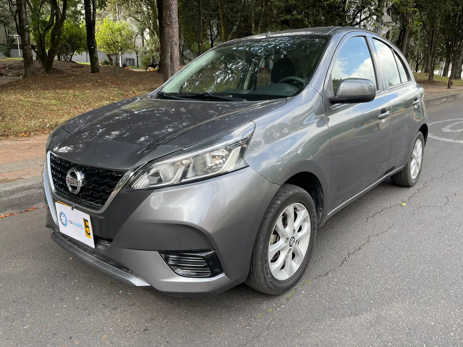 Hatchback Nissan March 2022 ADVANCE AT 1.6L en Bogotá
