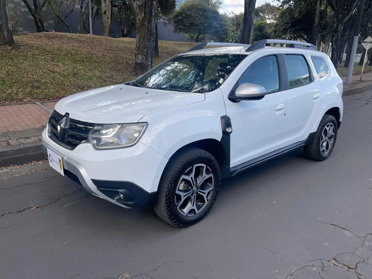 Camioneta Renault Duster 2024 ICONIC 1.3 TURBO MT en Bogotá