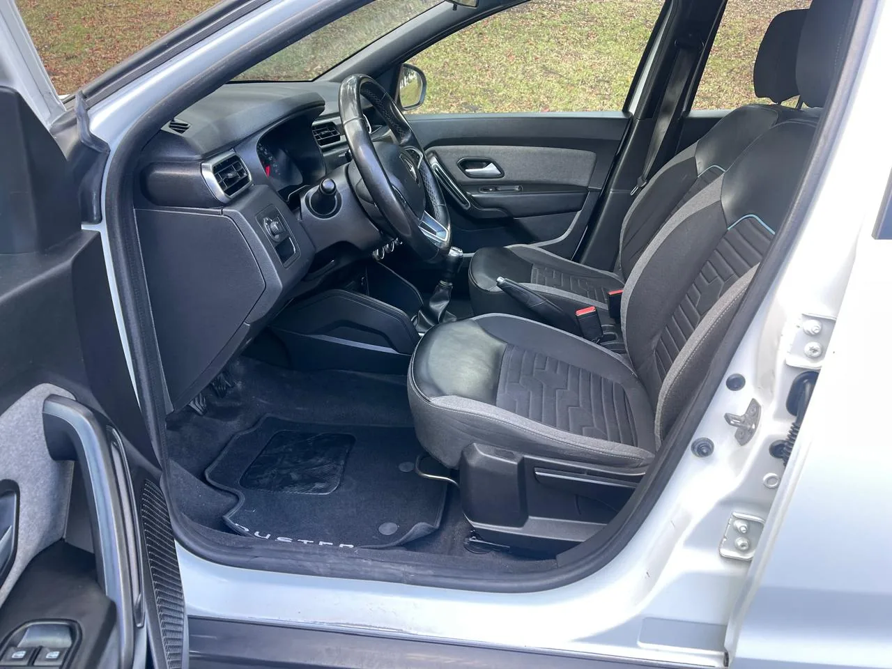 Camioneta Renault Duster 2024 ICONIC 1.3 TURBO MT en Bogotá — foto 16