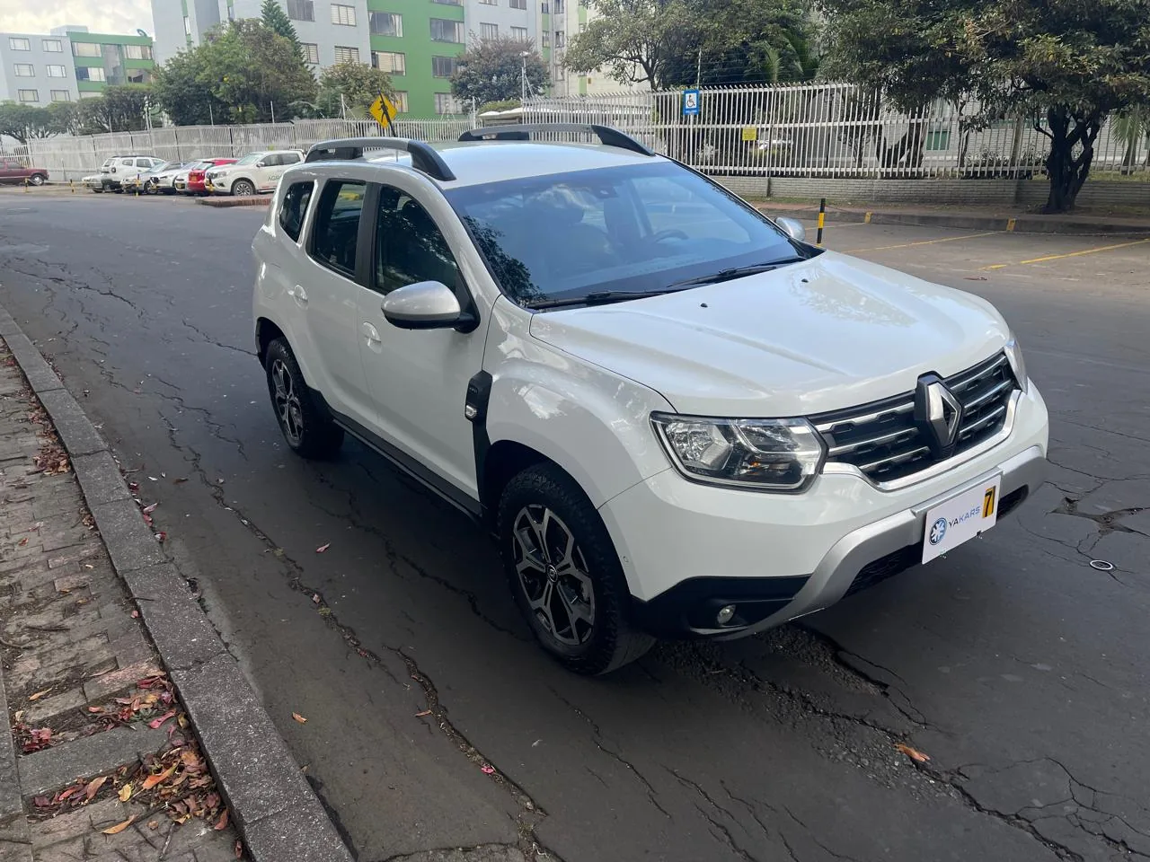 Camioneta Renault Duster 2024 ICONIC 1.3 TURBO MT en Bogotá — foto 5