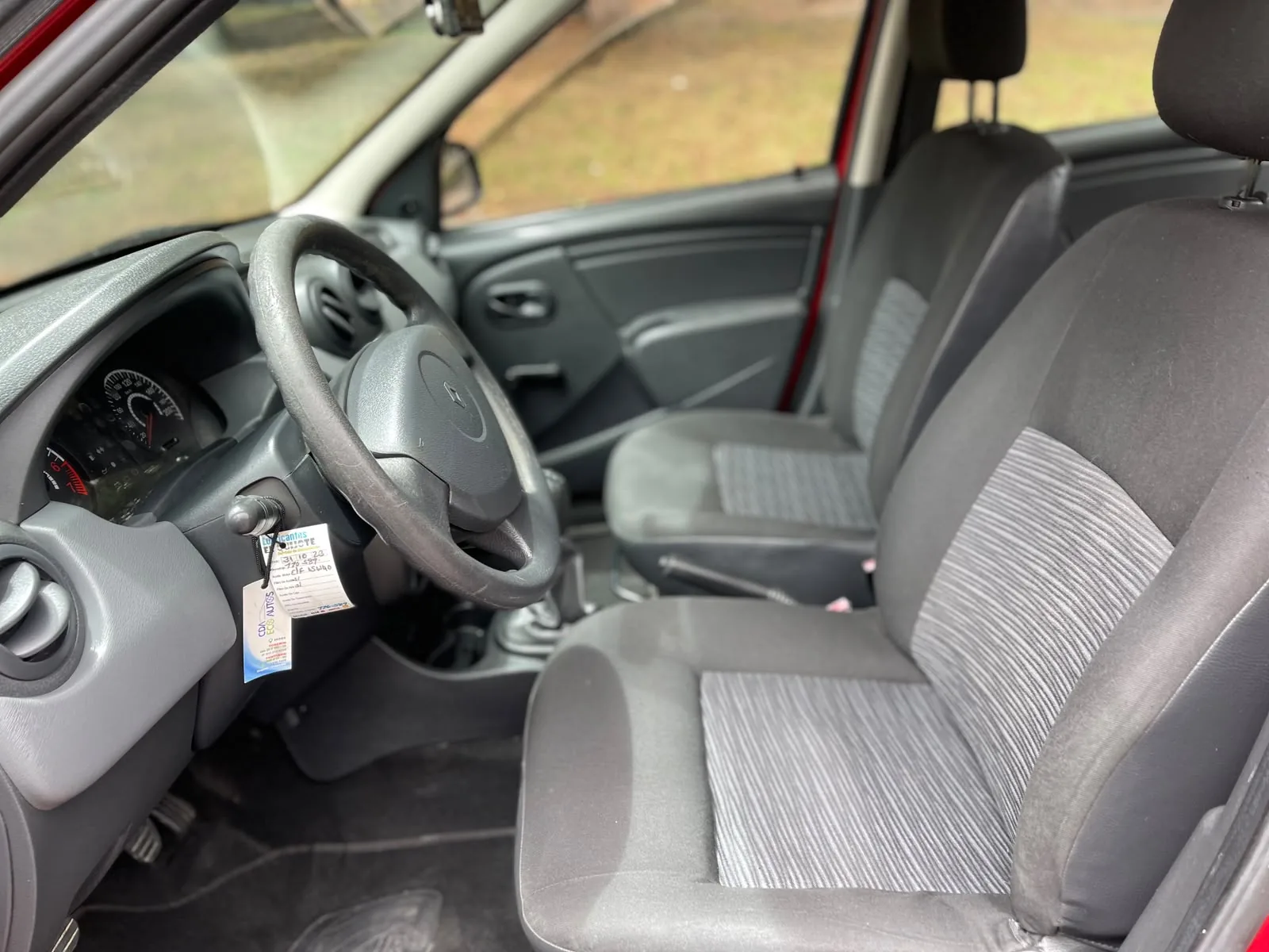 Sedán Renault Logan 2014 Familier 1.4L Mt en Bogotá — foto 11