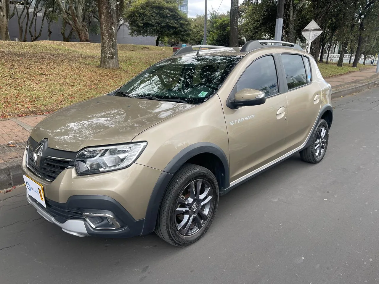 Hatchback Renault Stepway Intens 2022 1.6L MT en Bogotá