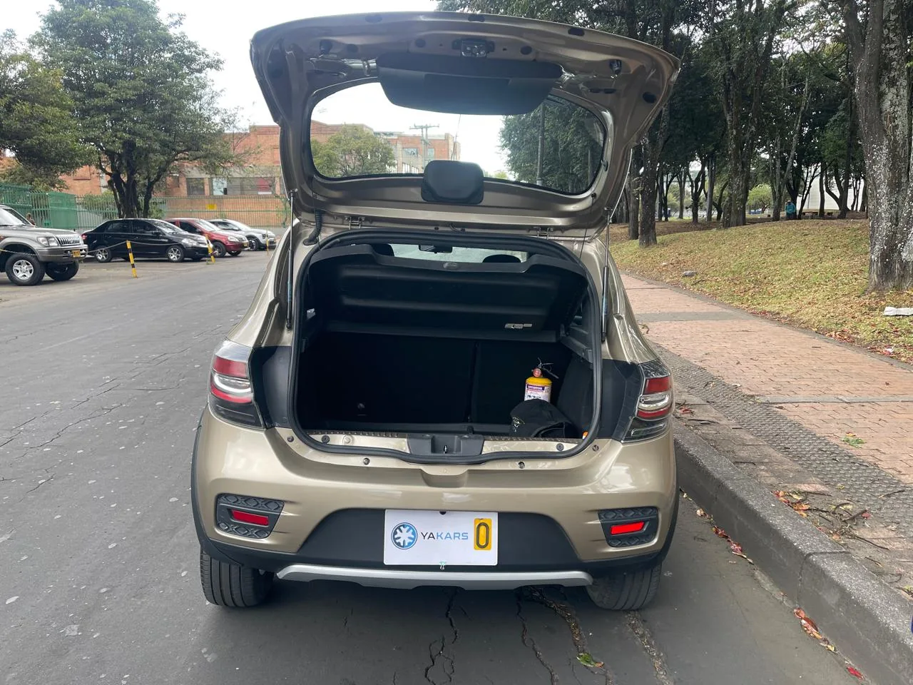 Hatchback Renault Stepway Intens 2022 1.6L MT en Bogotá — foto 10