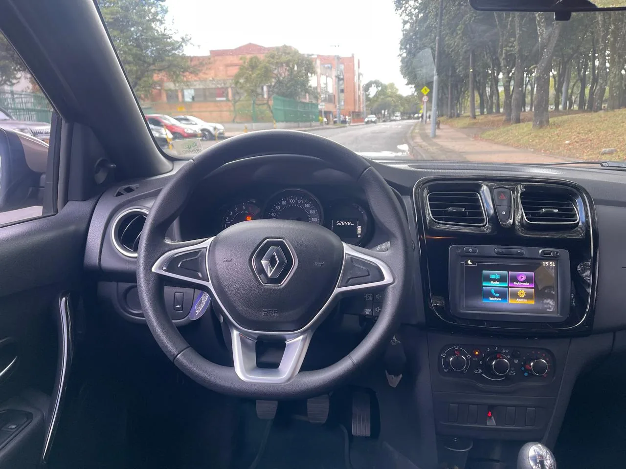 Hatchback Renault Stepway Intens 2022 1.6L MT en Bogotá — foto 12