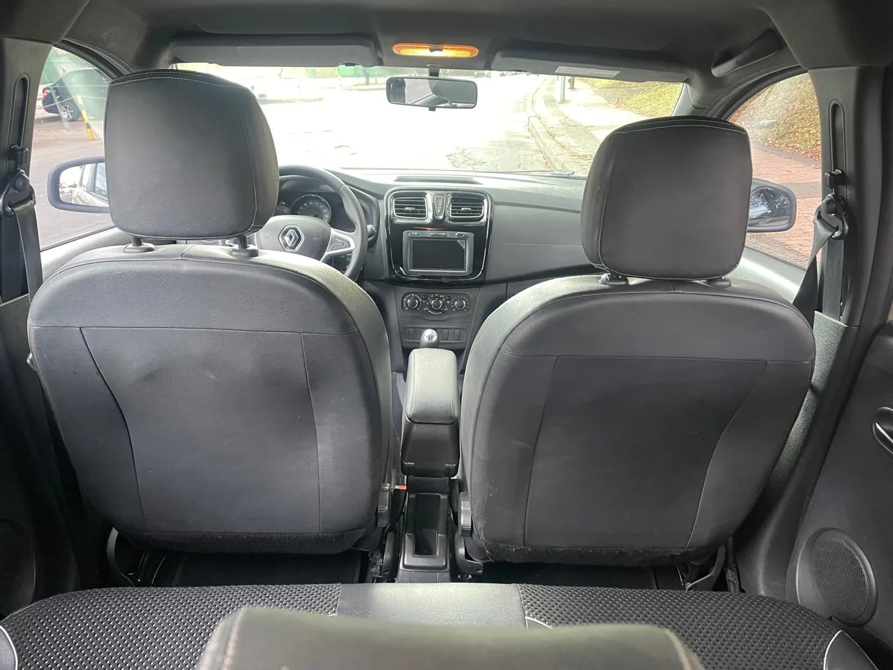 Hatchback Renault Stepway Intens 2022 1.6L MT en Bogotá — foto 15