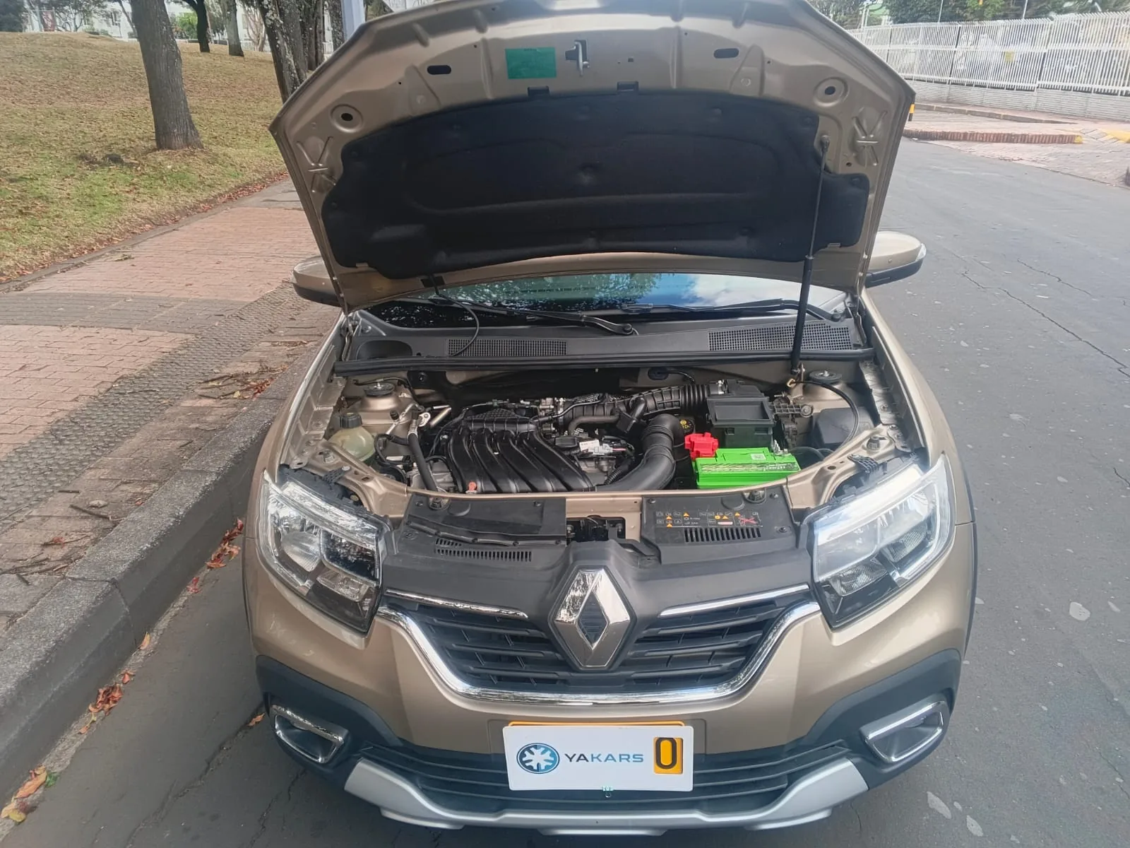 Hatchback Renault Stepway Intens 2022 1.6L MT en Bogotá — foto 3