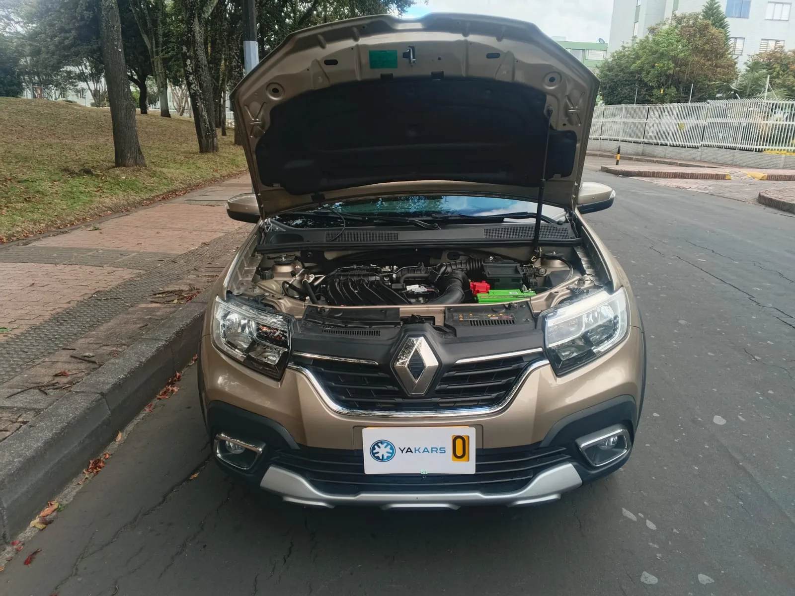 Hatchback Renault Stepway Intens 2022 1.6L MT en Bogotá — foto 4