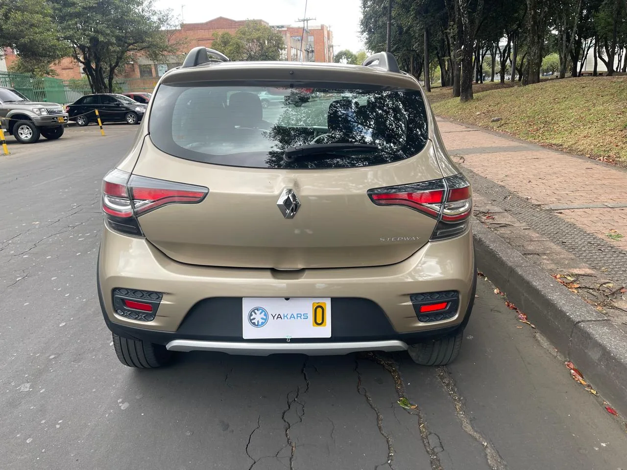 Hatchback Renault Stepway Intens 2022 1.6L MT en Bogotá — foto 9