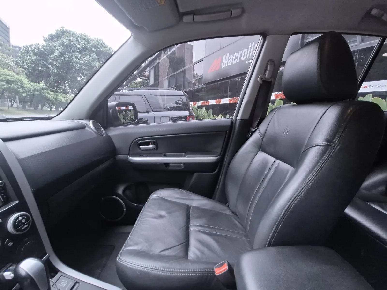 Sedán Suzuki Grand Vitara 2014 en Envigado — foto 18
