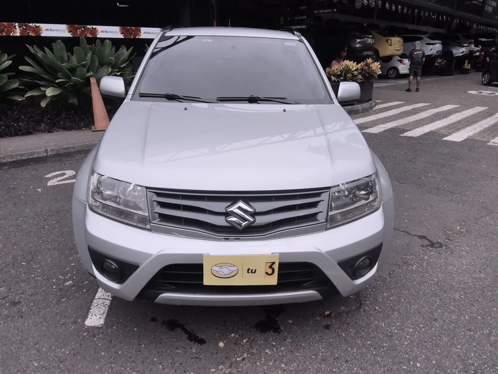 Sedán Suzuki Grand Vitara 2014 en Envigado — foto 2