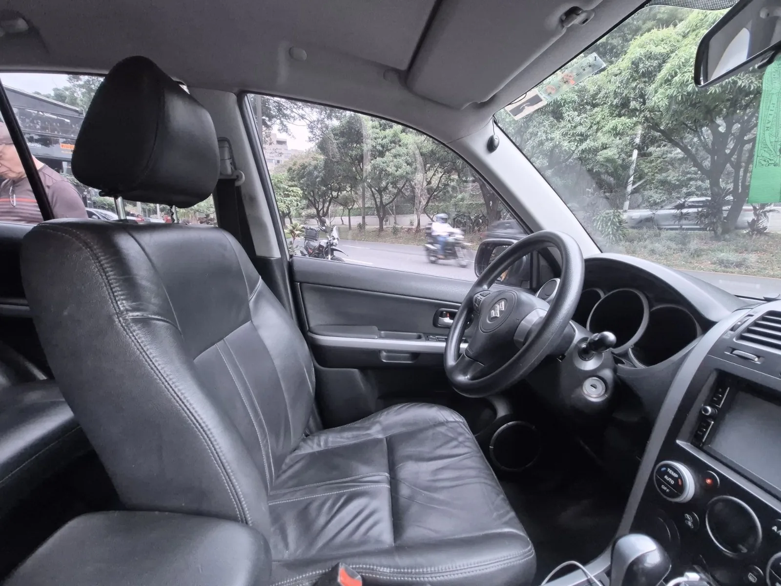 Sedán Suzuki Grand Vitara 2014 en Envigado — foto 20