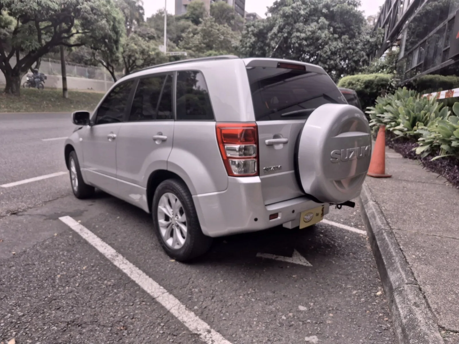 Sedán Suzuki Grand Vitara 2014 en Envigado — foto 7