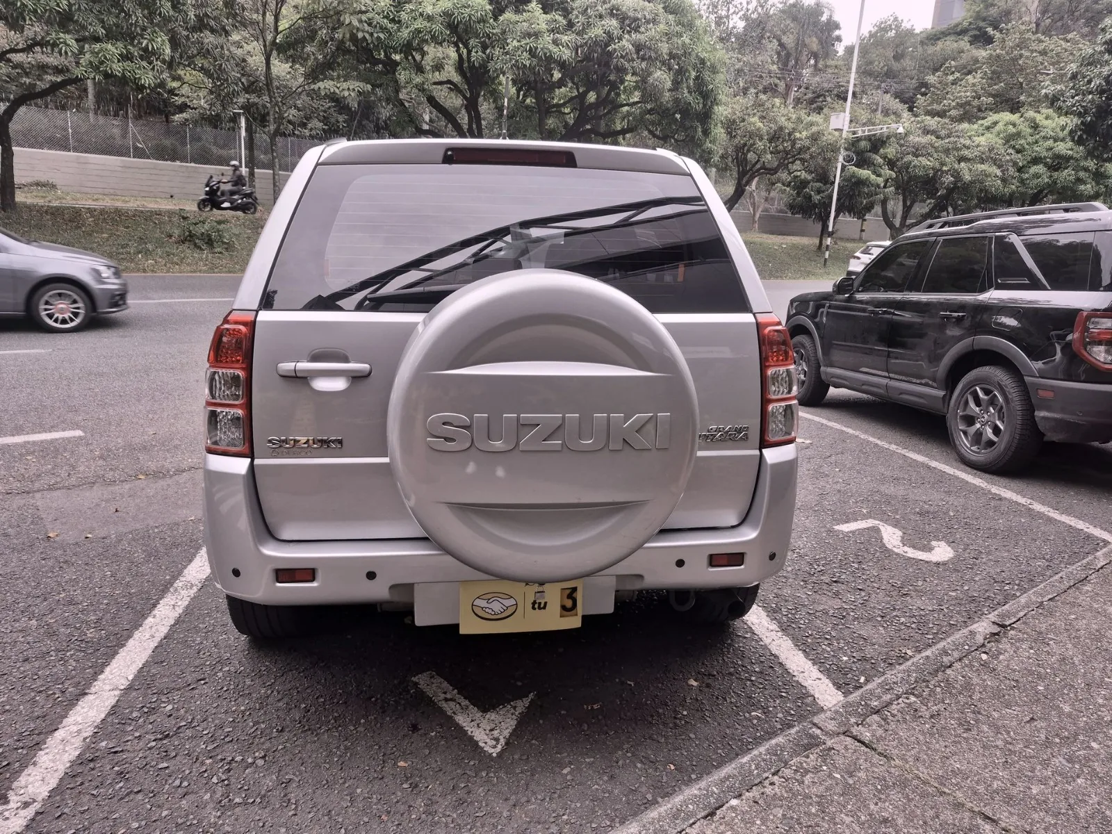 Sedán Suzuki Grand Vitara 2014 en Envigado — foto 8