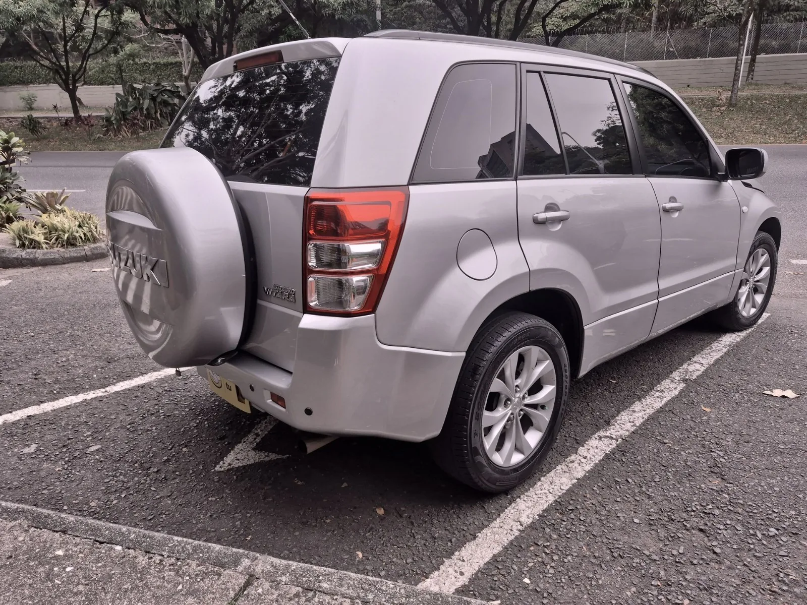 Sedán Suzuki Grand Vitara 2014 en Envigado — foto 9