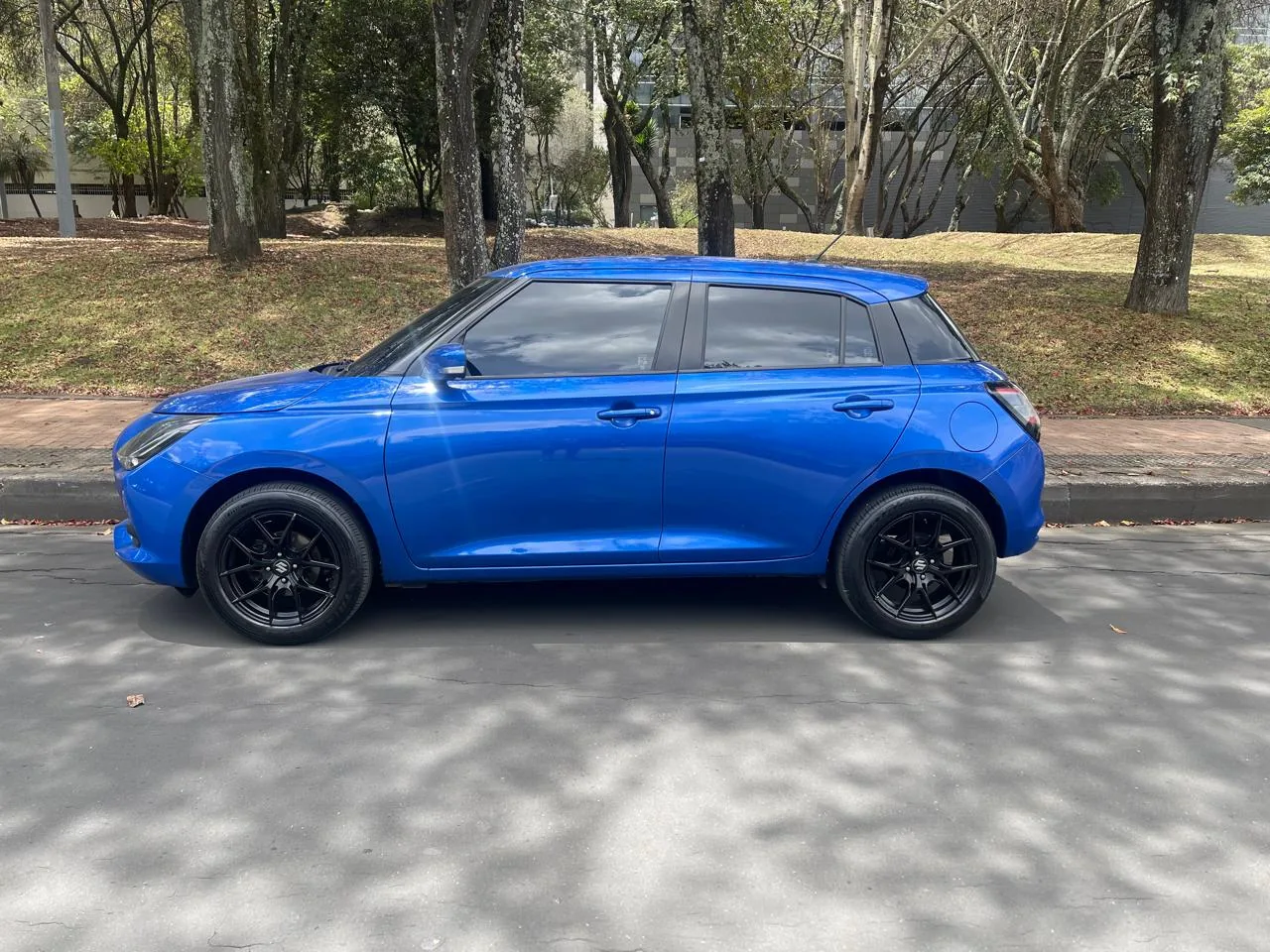 Hatchback Suzuki Swift 2025 HYBRID 1.2L AUTOMATICO FINANCIABLE en Bogotá — foto 6