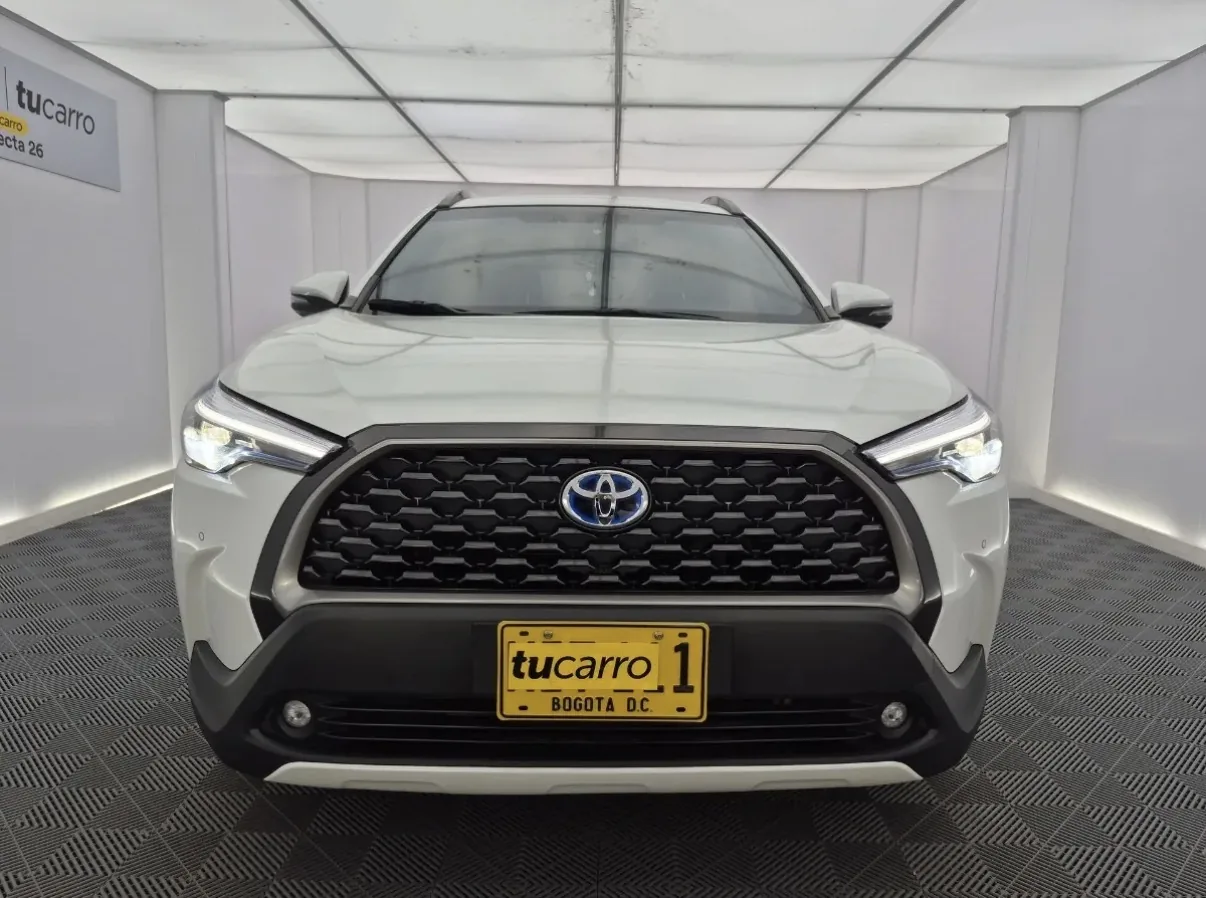 Wagon Toyota Corolla Cross Hybrid 2024 en Bogotá — foto 3
