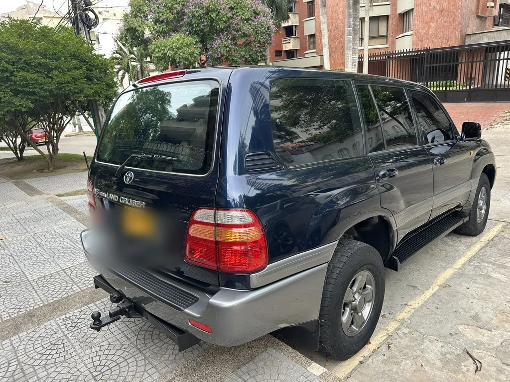 Camioneta Toyota Land Cruiser 2002 VX Serie 100 en Bogotá — foto 6