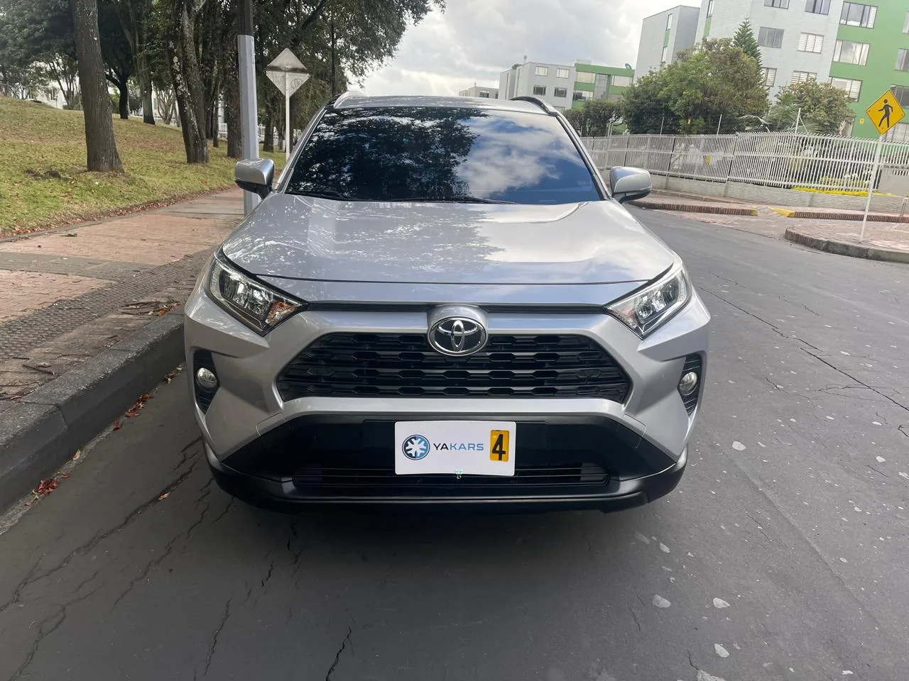 SUV Toyota RAV4 2020 2.0 AT 170HP 207NM FWD en Bogotá — foto 2