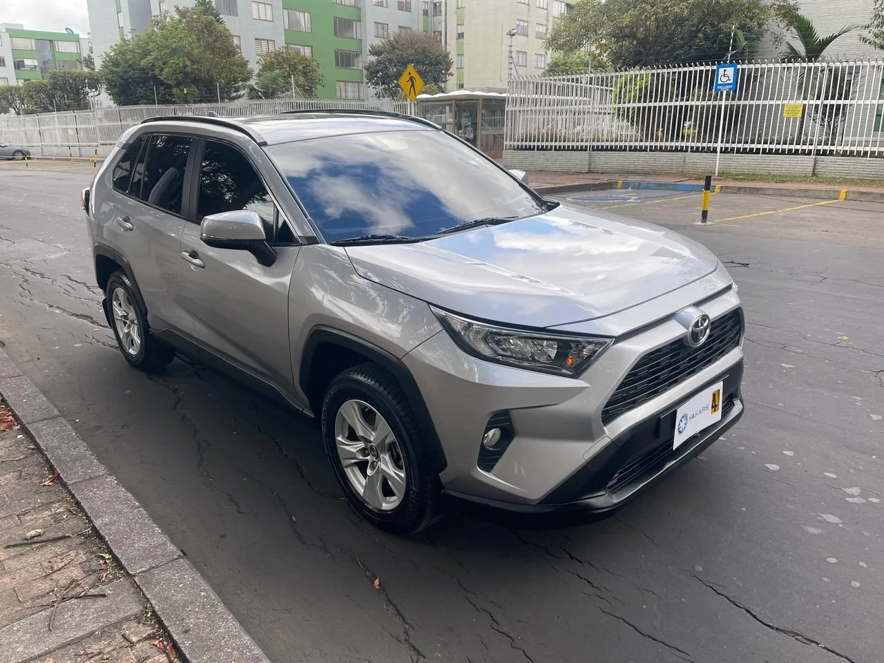 SUV Toyota RAV4 2020 2.0 AT 170HP 207NM FWD en Bogotá — foto 3