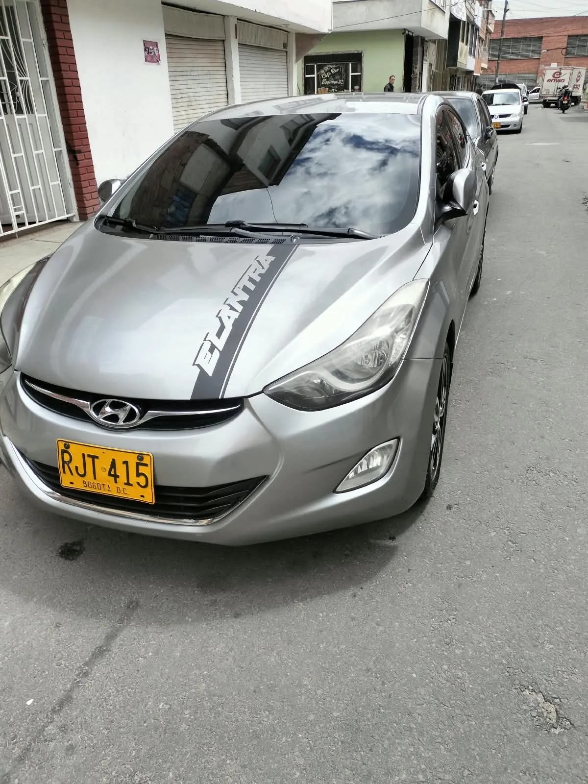 Sedán Hyundai Elantra 2012 en Bogotá — foto 6