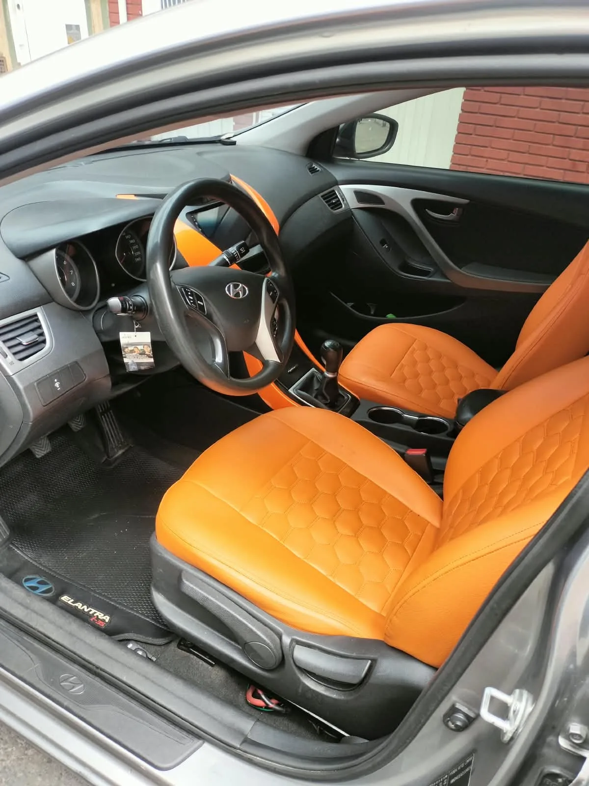 Sedán Hyundai Elantra 2012 en Bogotá — foto 7