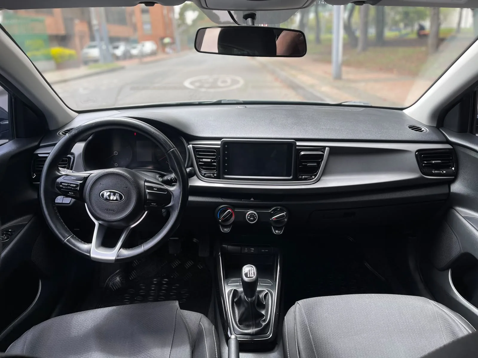 Kia Rio 2018 Vibrant en Bogotá — foto 12