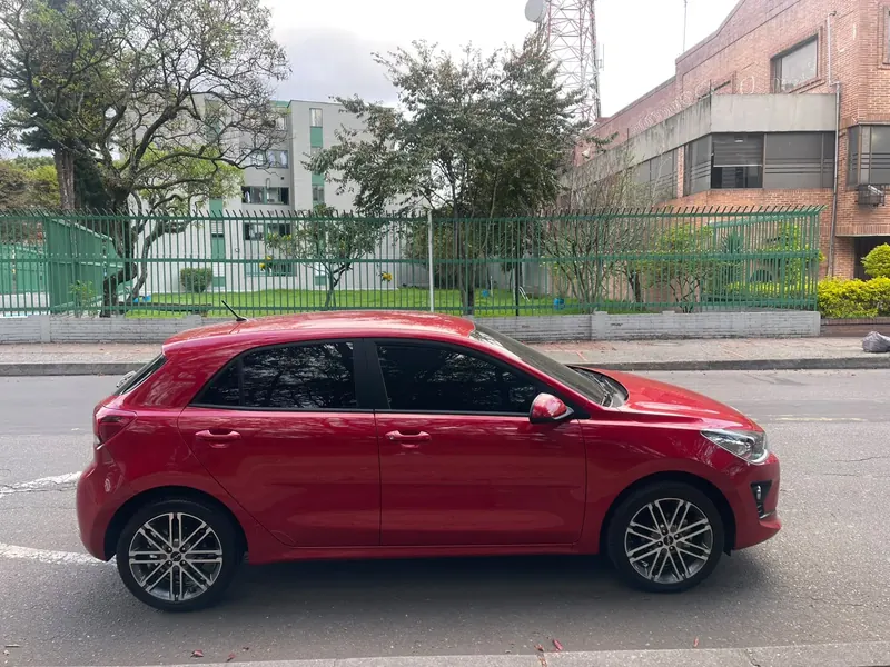 Kia Rio 2024 Vibrant en Bogotá — foto 5 de 13