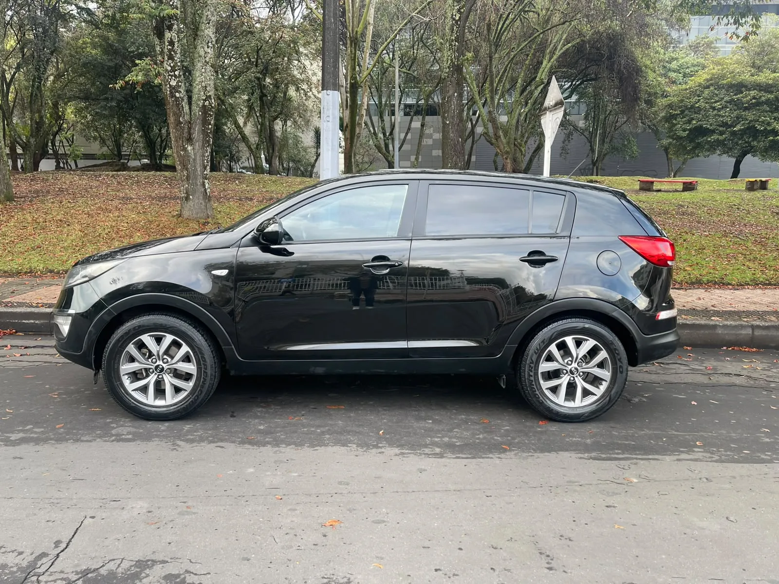 SUV Kia Sportage 2016 REVOLUTION 2.0L AT 4X2 en Bogotá — foto 7